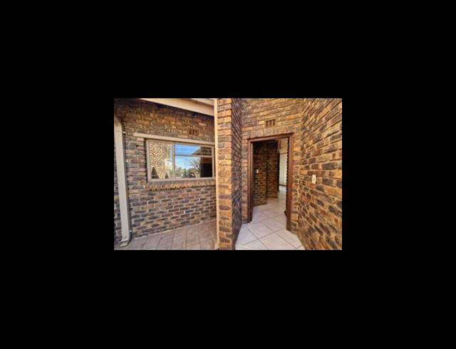 4 BEDROOM HOUSE FOR SALE IN VANDERBIJLPARK SE 3